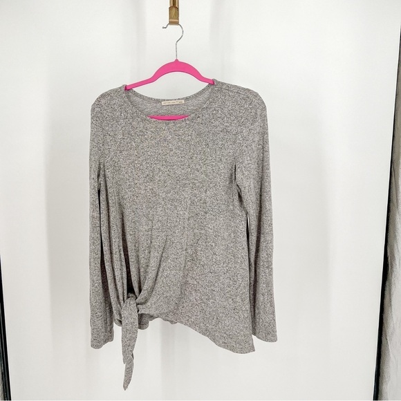 Active USA Gray Long Sleeve Sweater - Picture 1 of 3